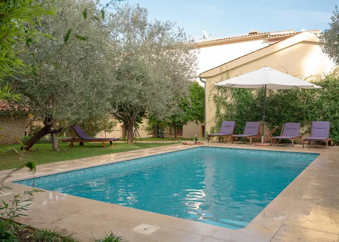 Bamboo Garden Oasis With Pool بولا