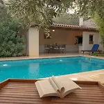 بيت للعطل Bamboo Garden Oasis With Pool بولا