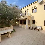 بيت للعطل Bamboo Garden Oasis With Pool بولا